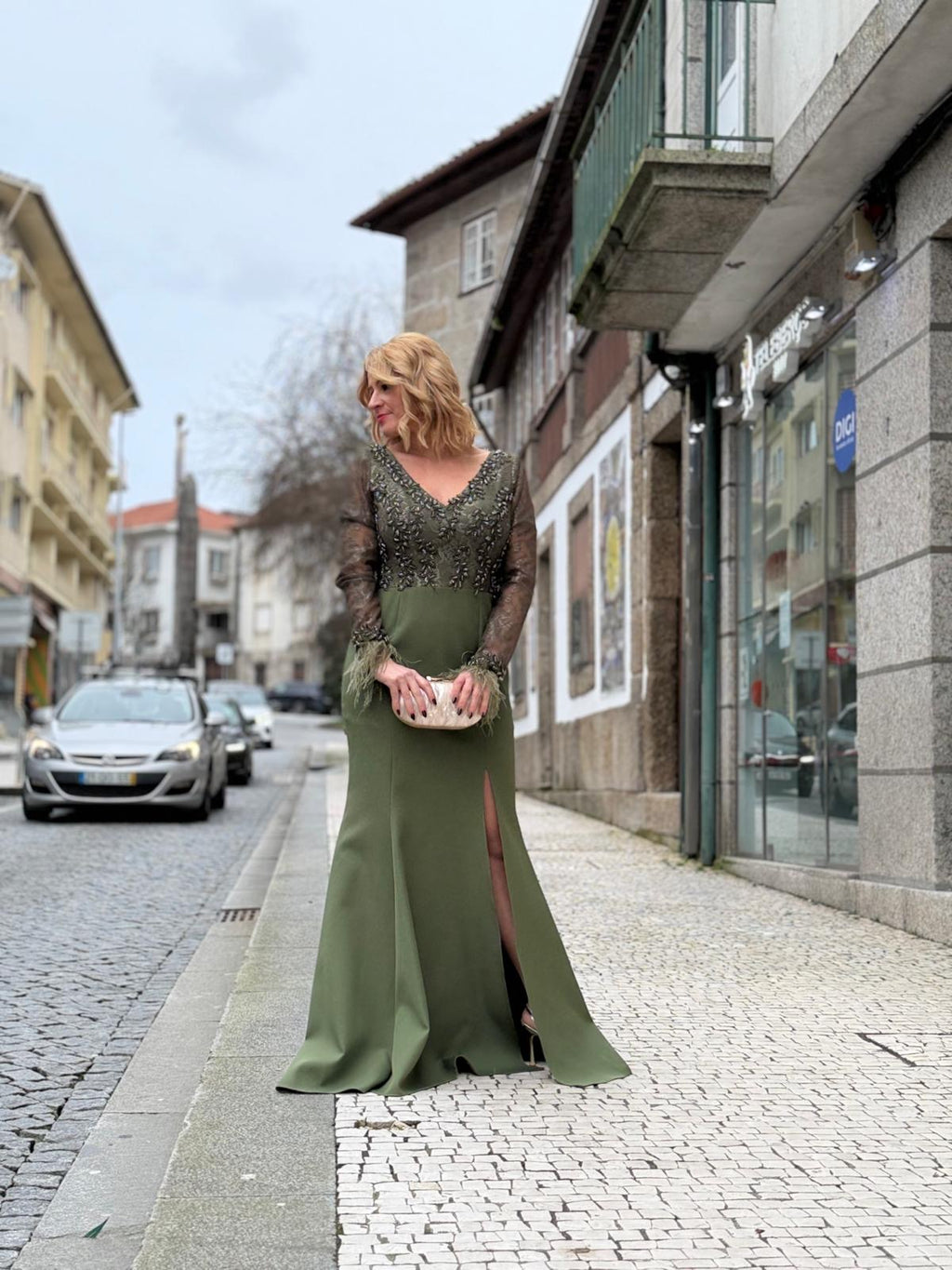 VESTIDO SEREIA COM RENDA