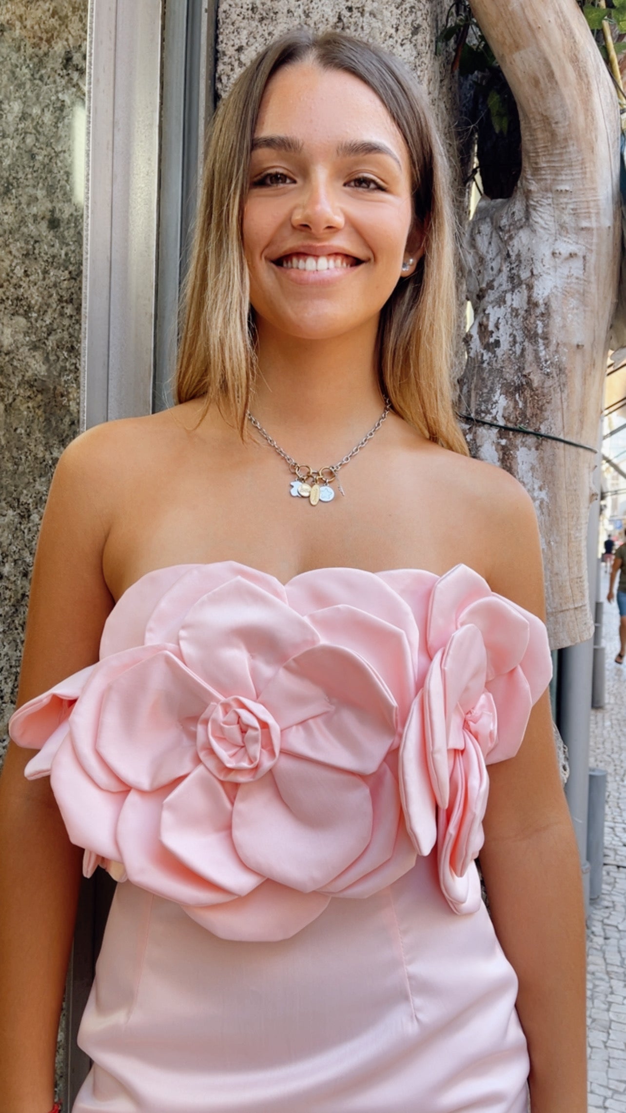 Vestido curto com flores