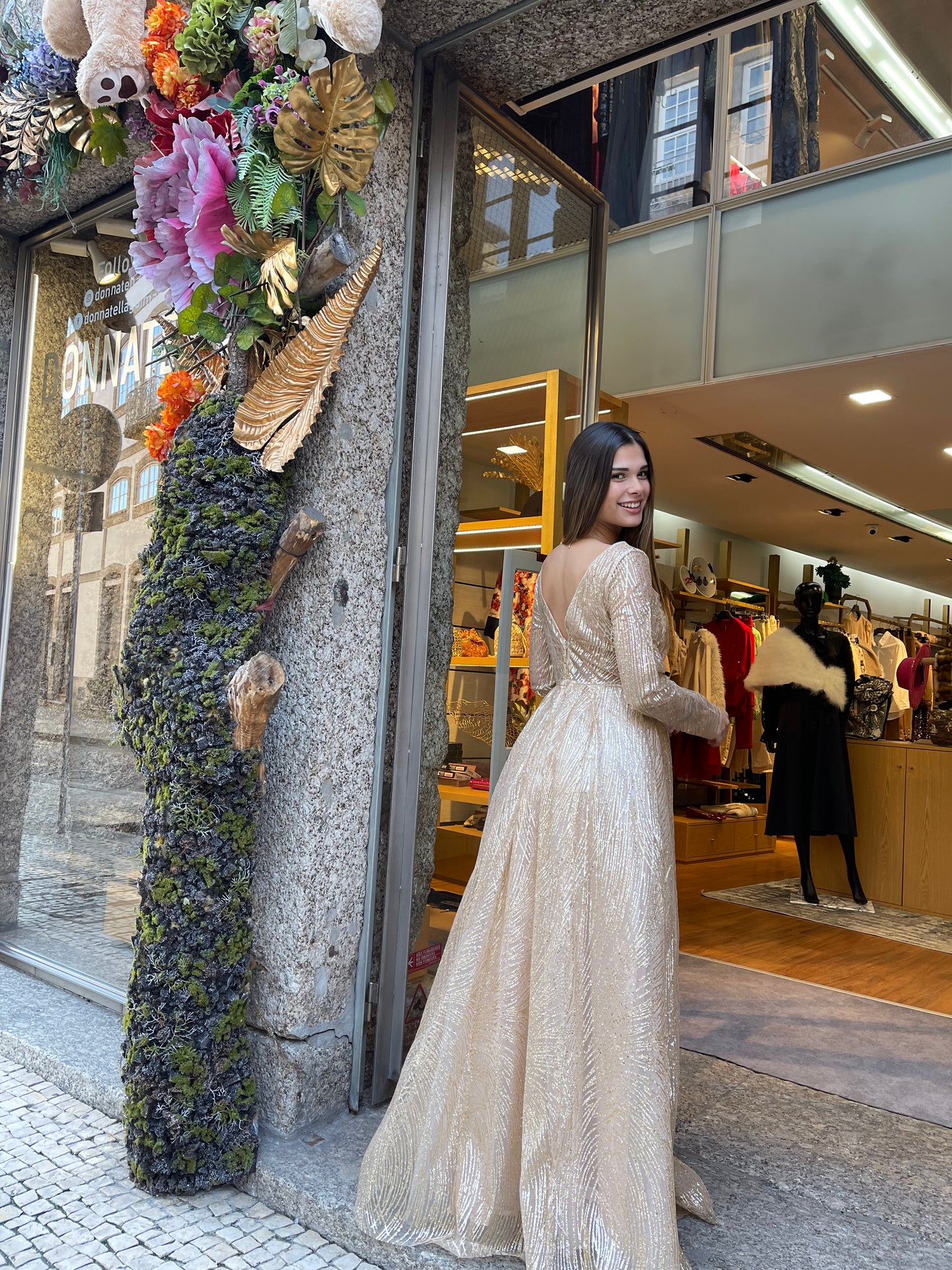Vestido brilho e tule