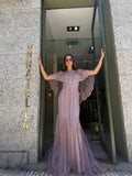VESTIDO LANTEJOULAS COM CAPA