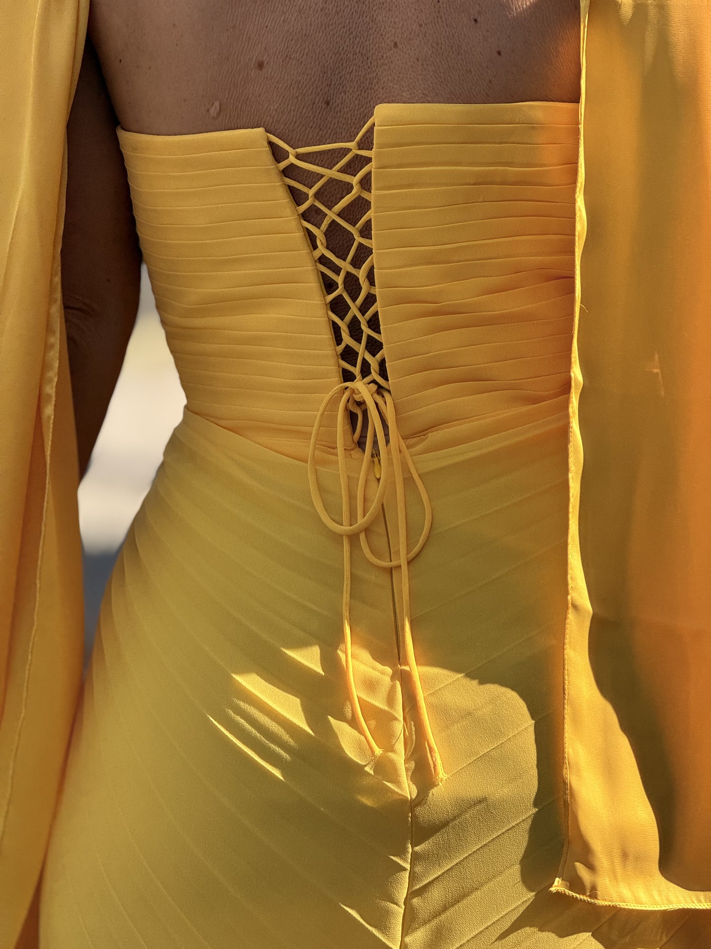Vestido cai-cai com brilho