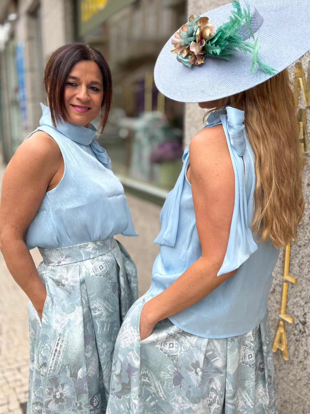 BLUSA DE CETIM AZUL