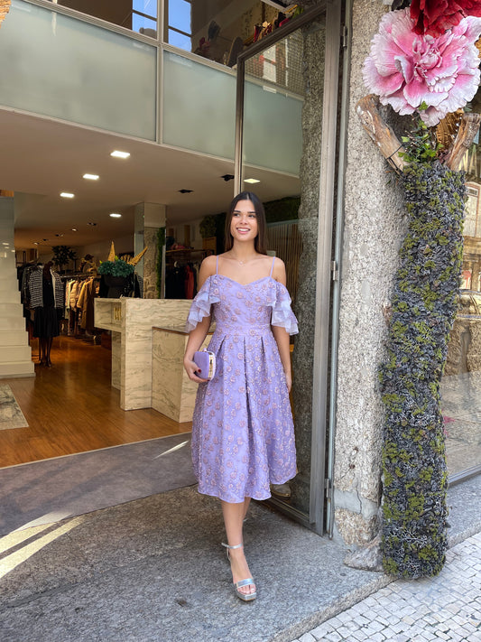 Vestido midi com bordado de brilhos