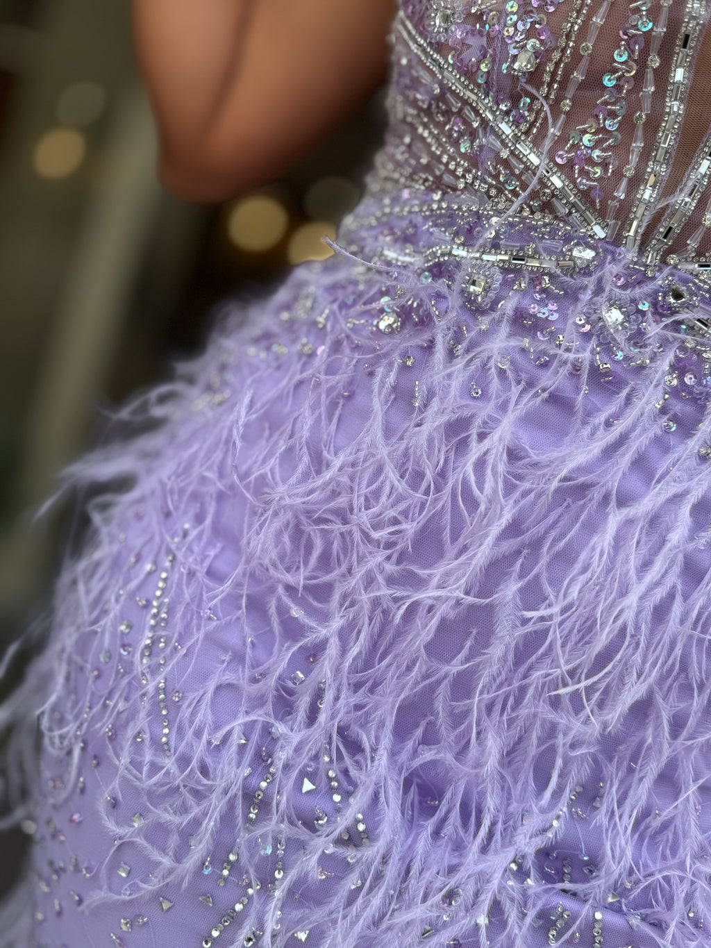 VESTIDO LONGO DE PENAS