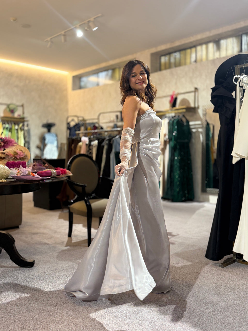 VESTIDO DE LUVAS