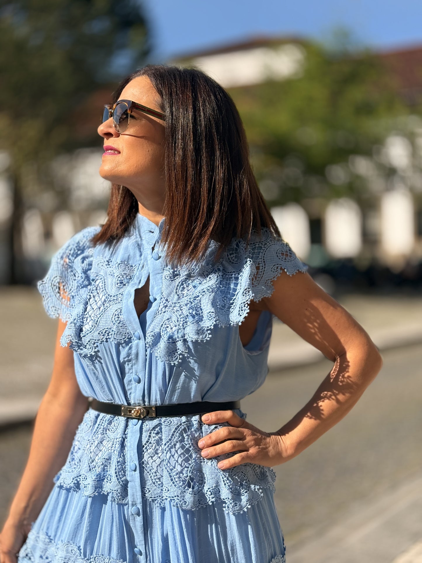 Camiseiro renda  com cinto midi
