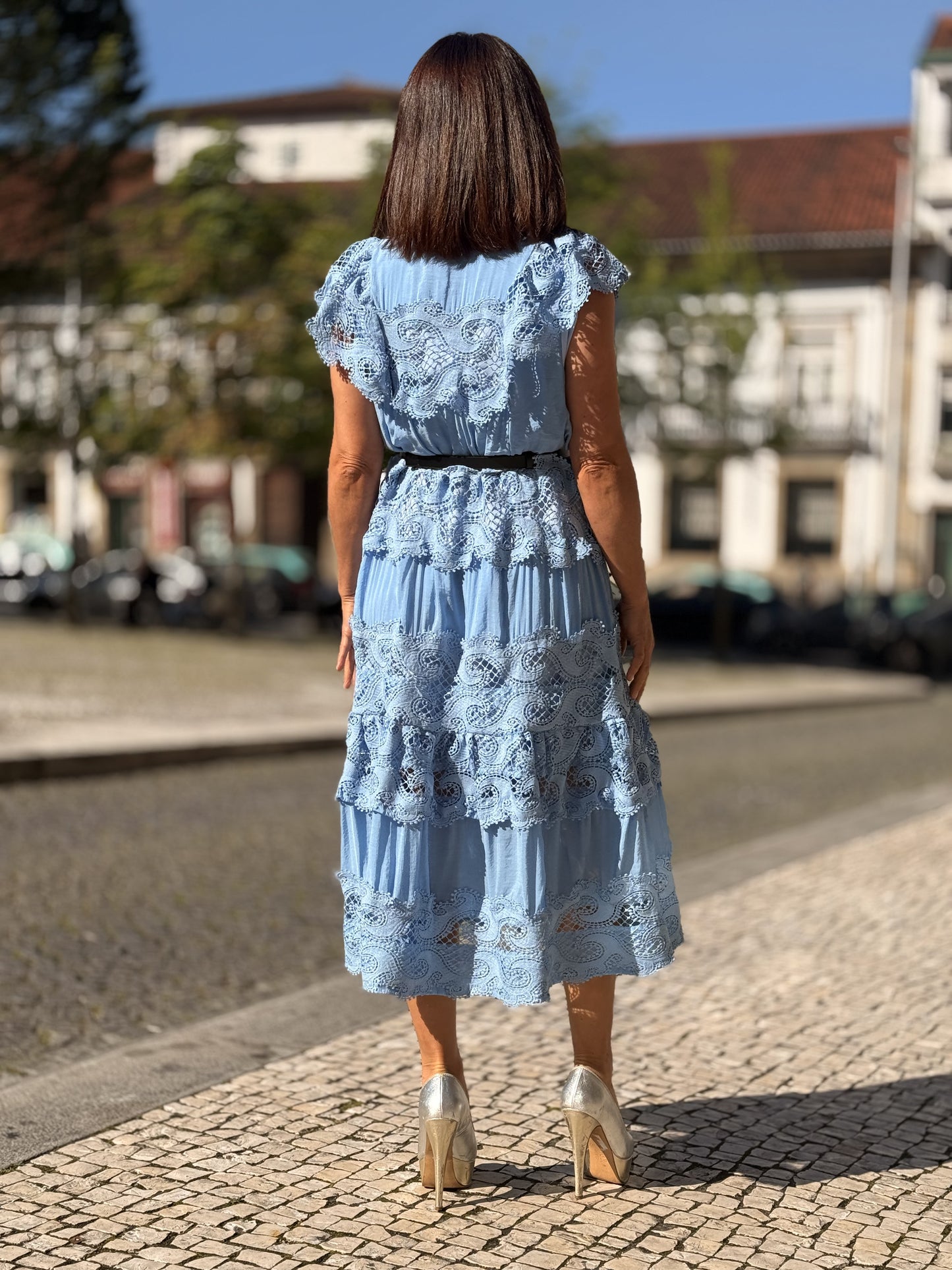 Camiseiro renda  com cinto midi