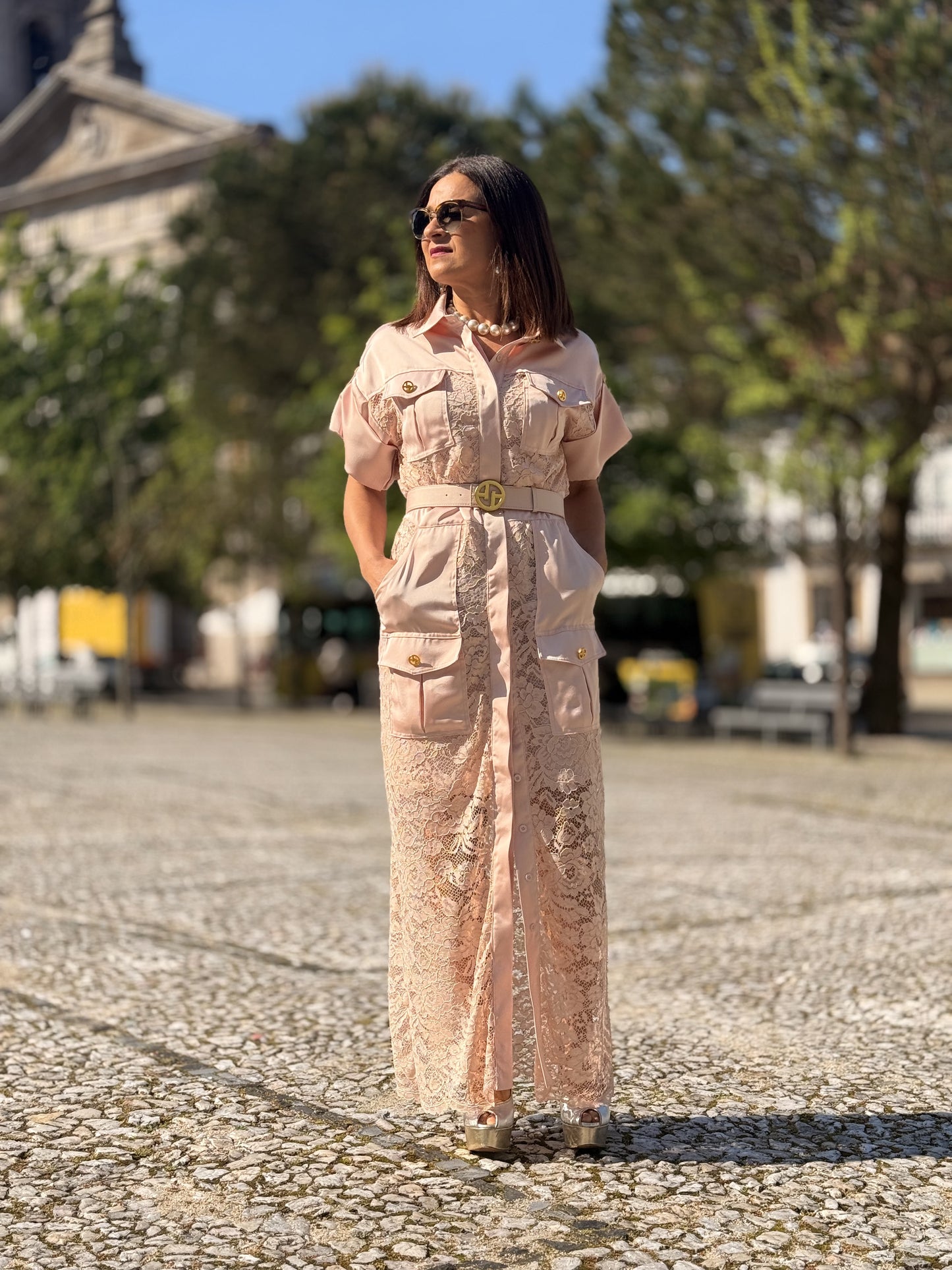 Camiseiro renda e cetim com cinto