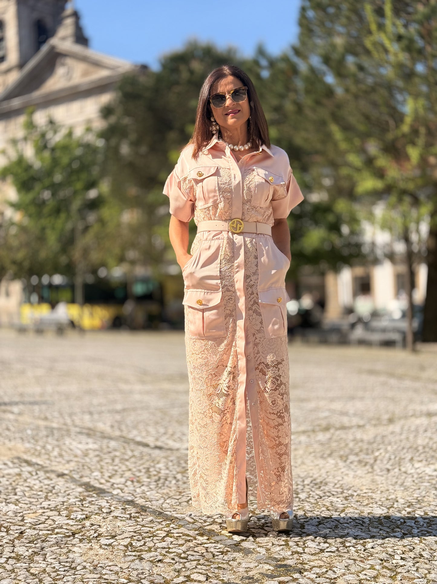 Camiseiro renda e cetim com cinto