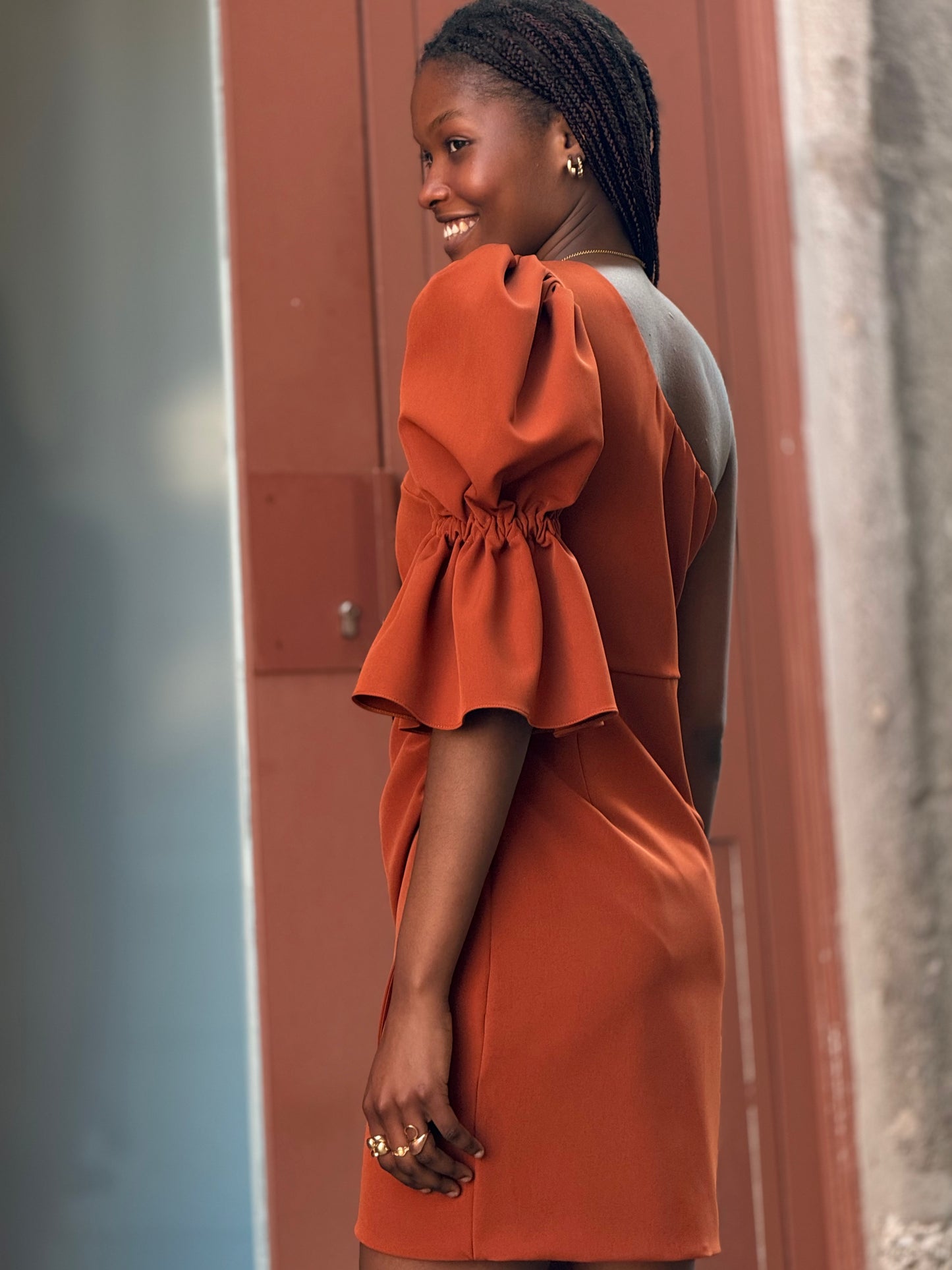 Vestido manga volumosa