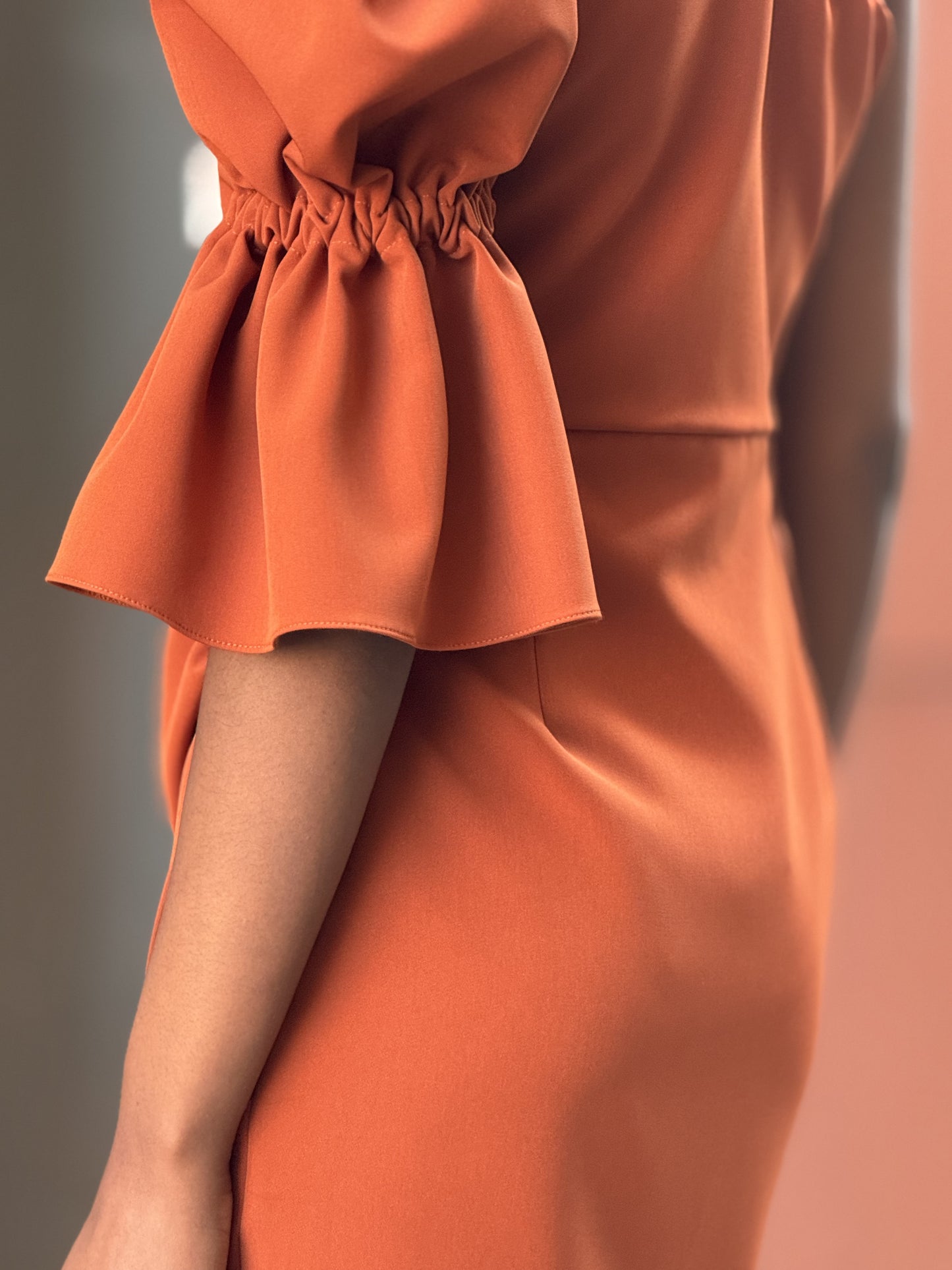 Vestido manga volumosa