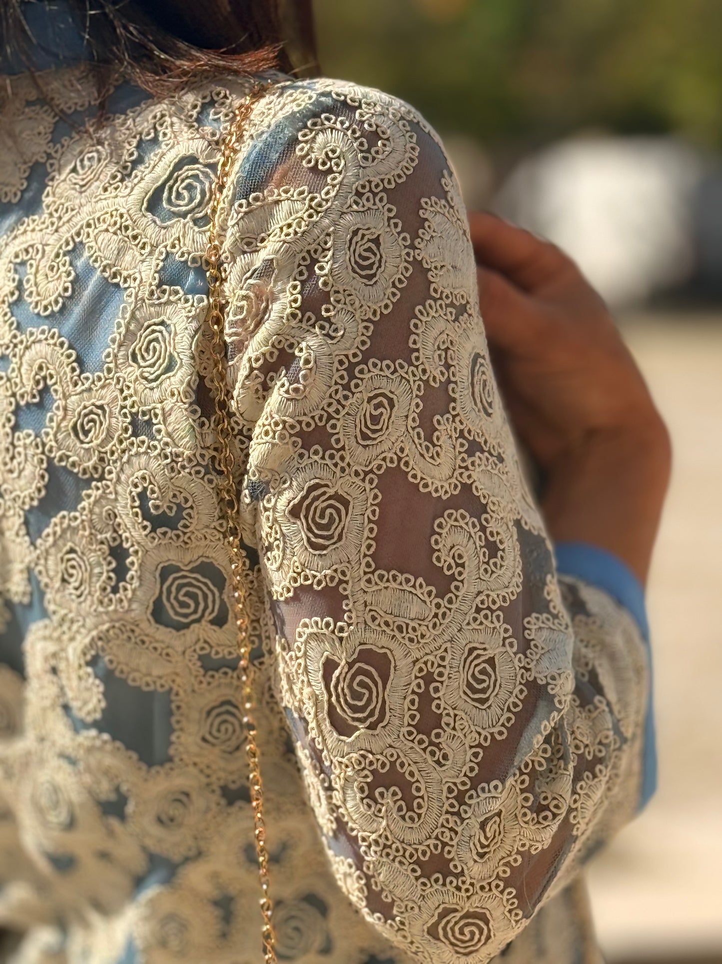 Vestido bordado midi