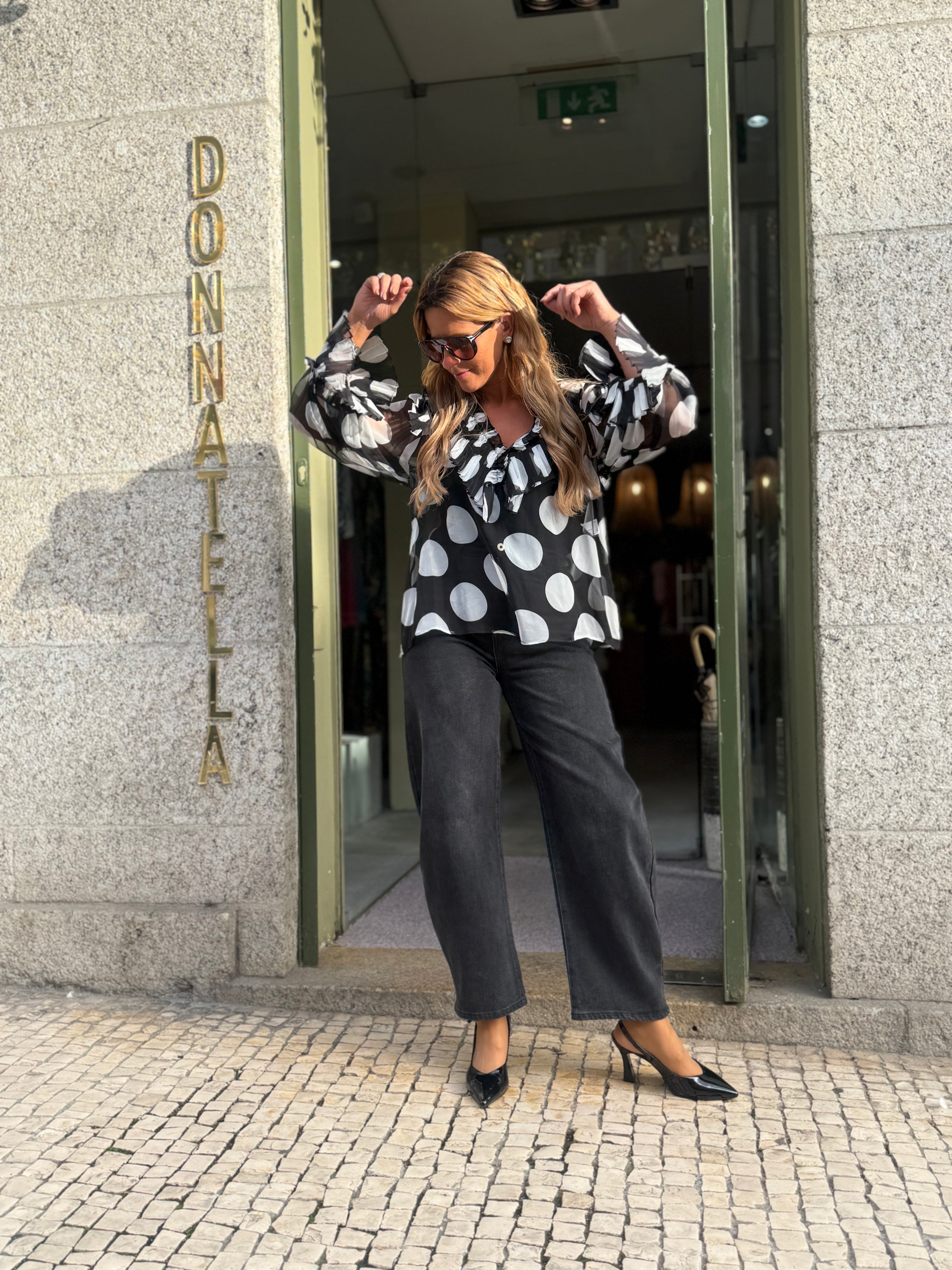BLUSA BOLINHAS