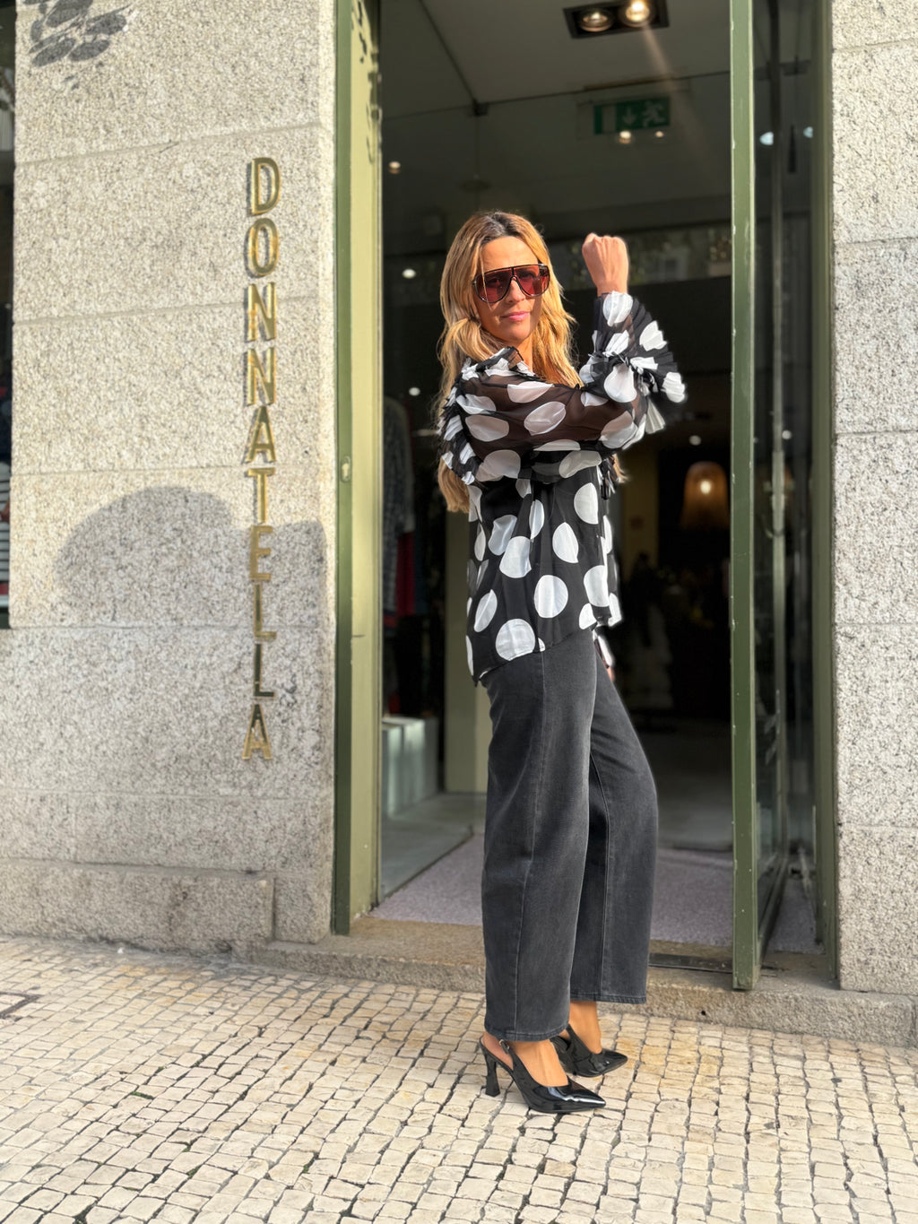 BLUSA BOLINHAS