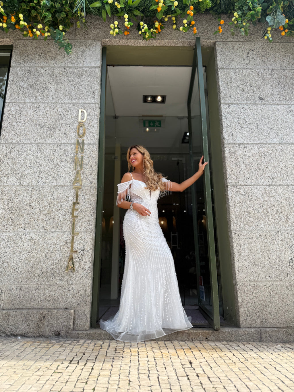VESTIDO BRANCO PÉROLAS