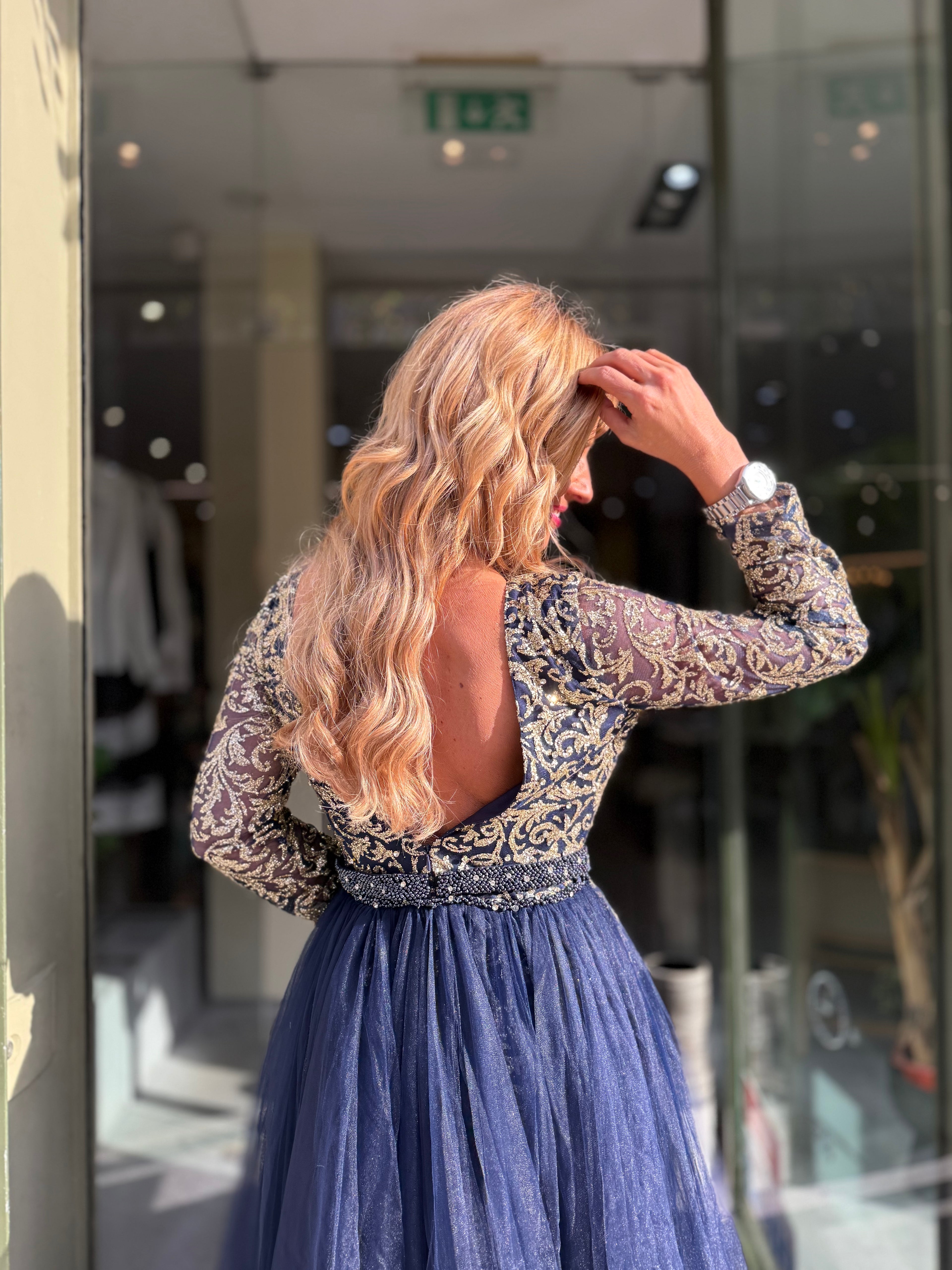 VESTIDO AZUL BORDADO DOURADO
