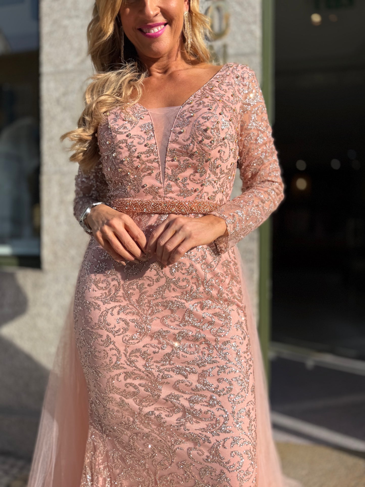 VESTIDO NUDE BORDADO DOURADO