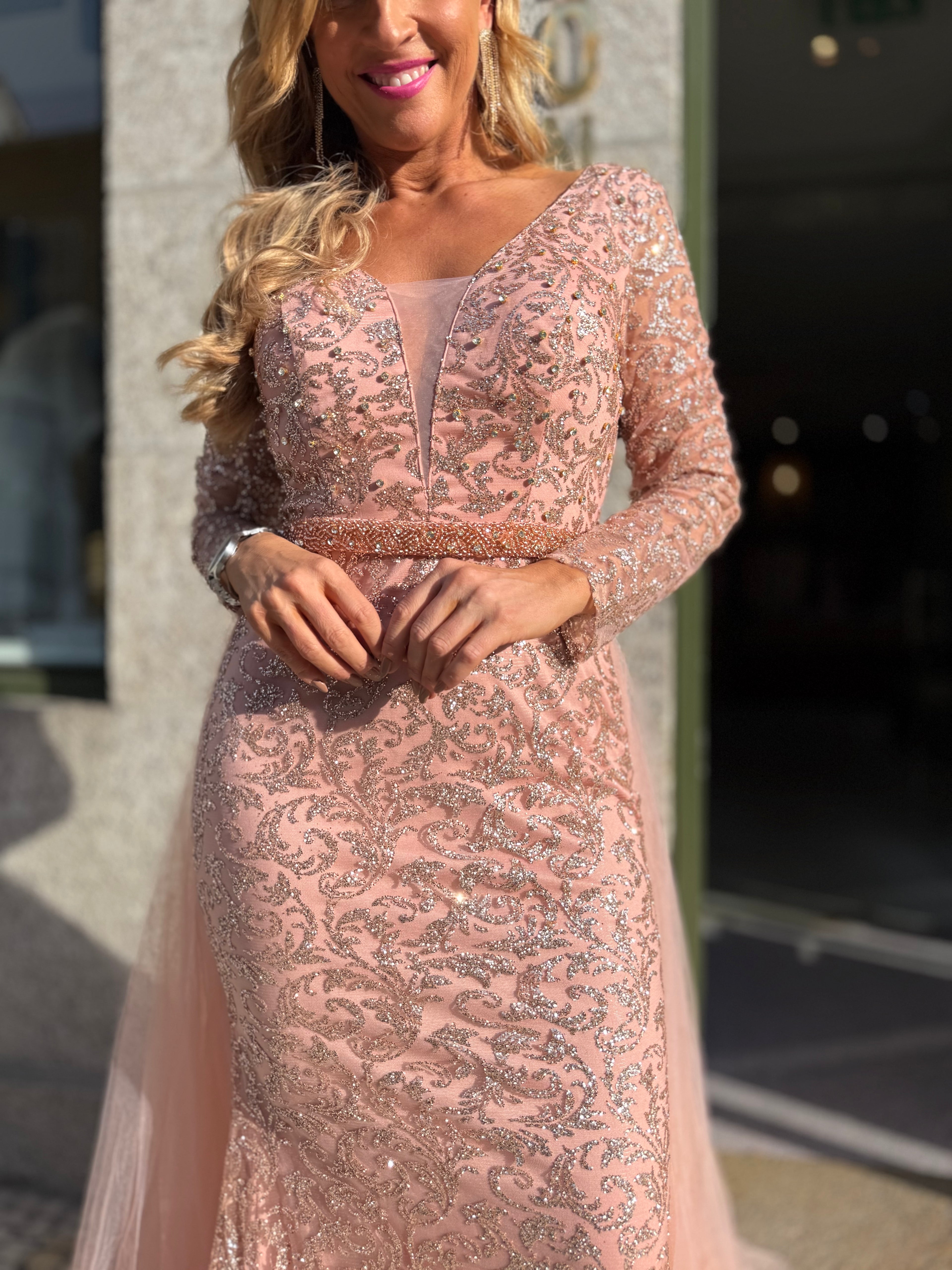 VESTIDO NUDE BORDADO DOURADO