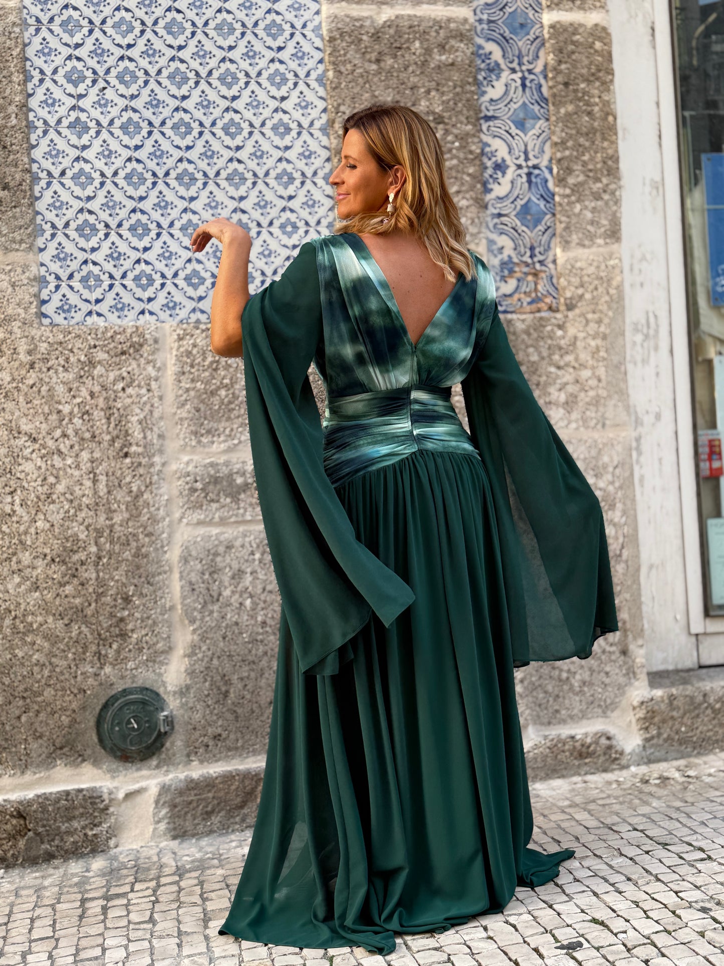 Vestido com manga esvoaçante