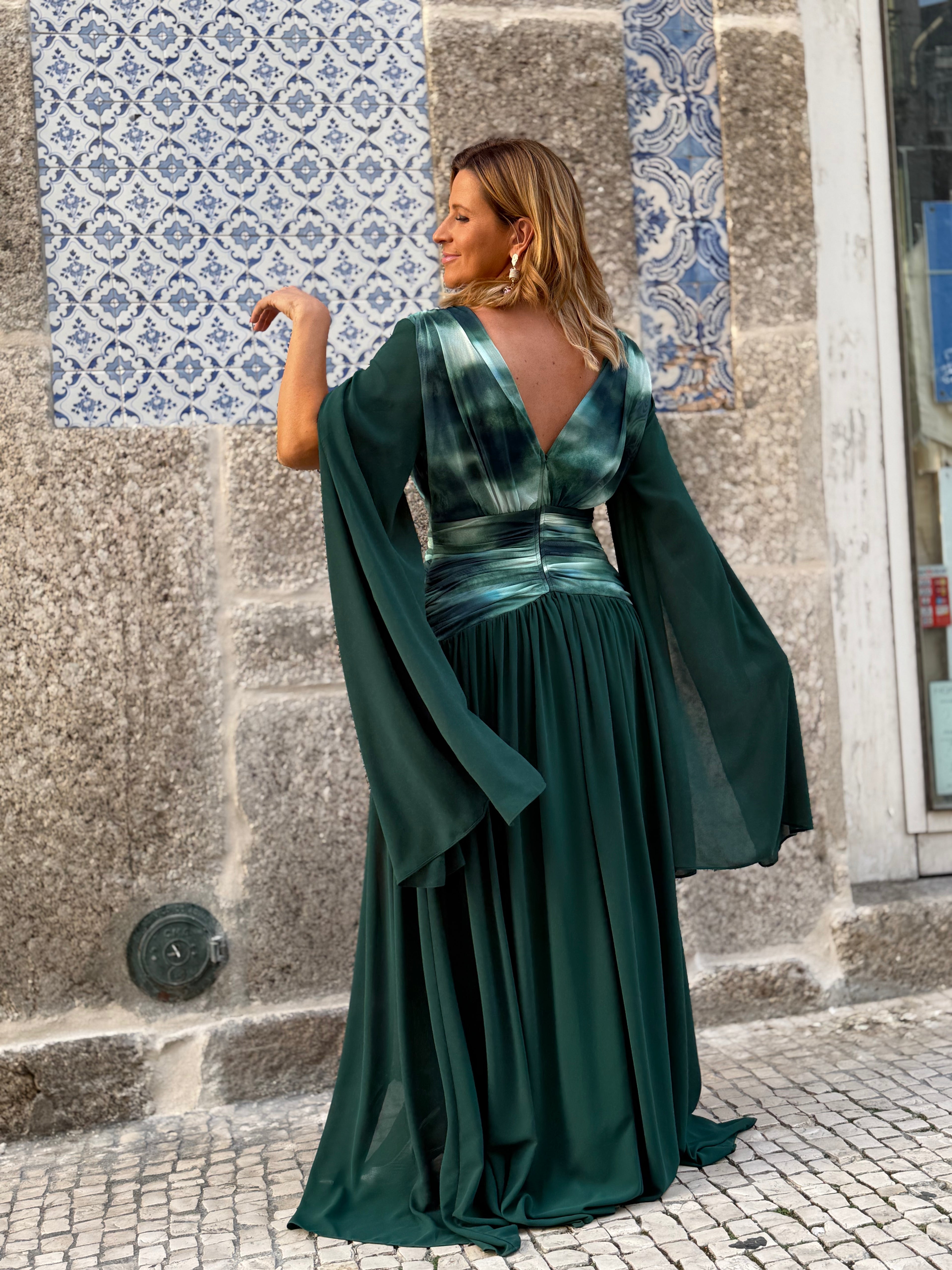 Vestido com manga esvoaçante