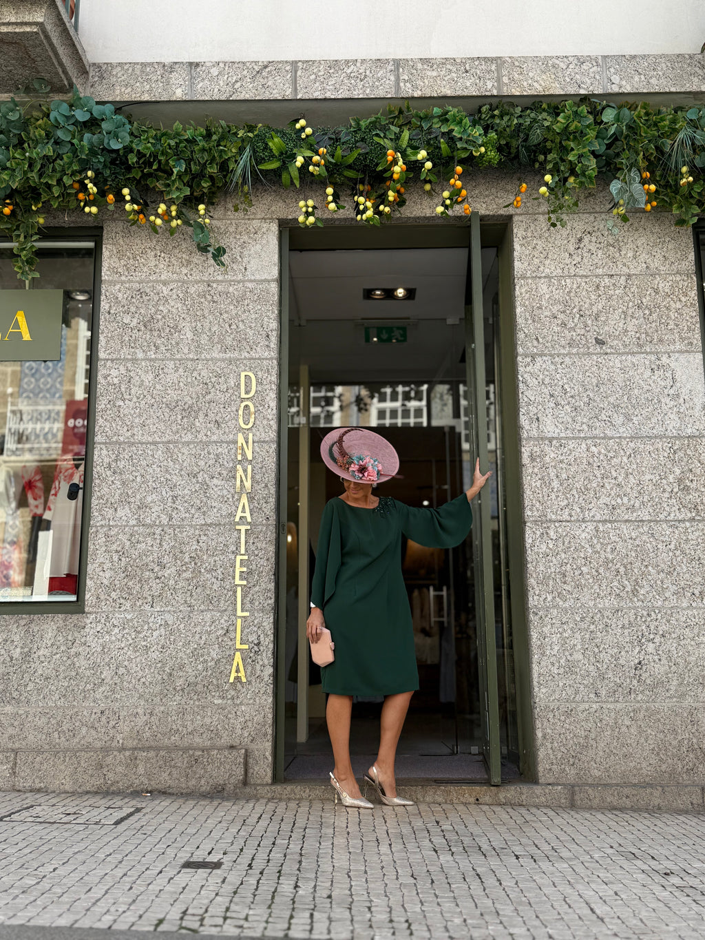 VESTIDO MANGA CAPA
