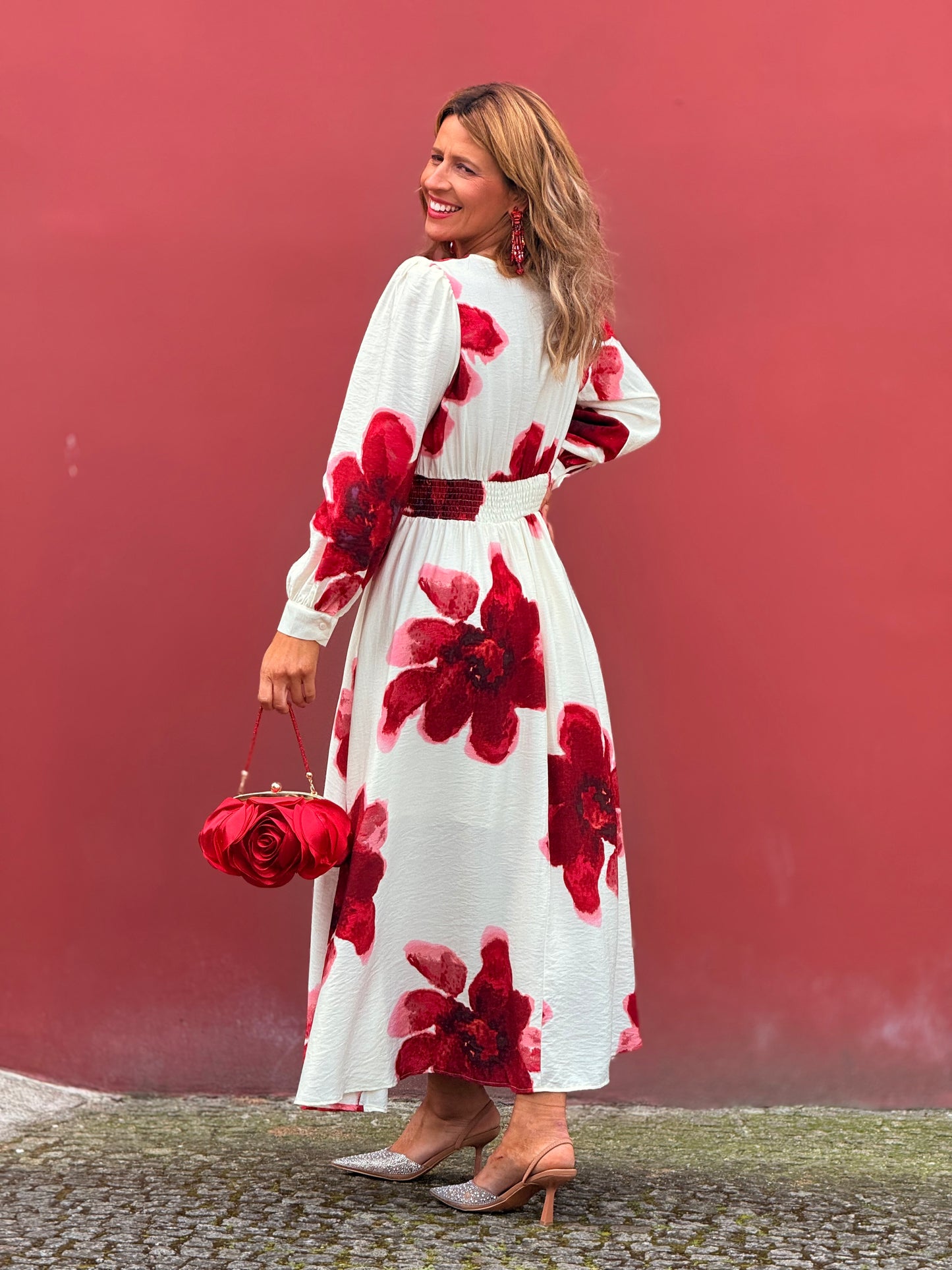 Vestido com motivos florais