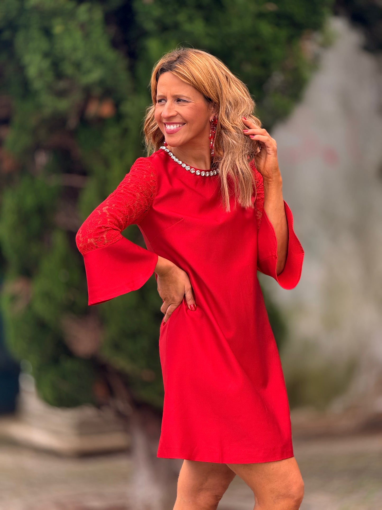 Vestido com brilho e renda