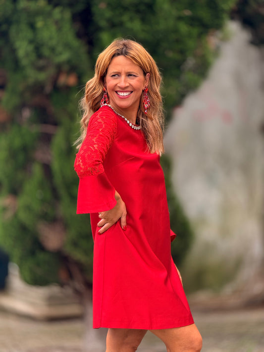 Vestido com brilho e renda