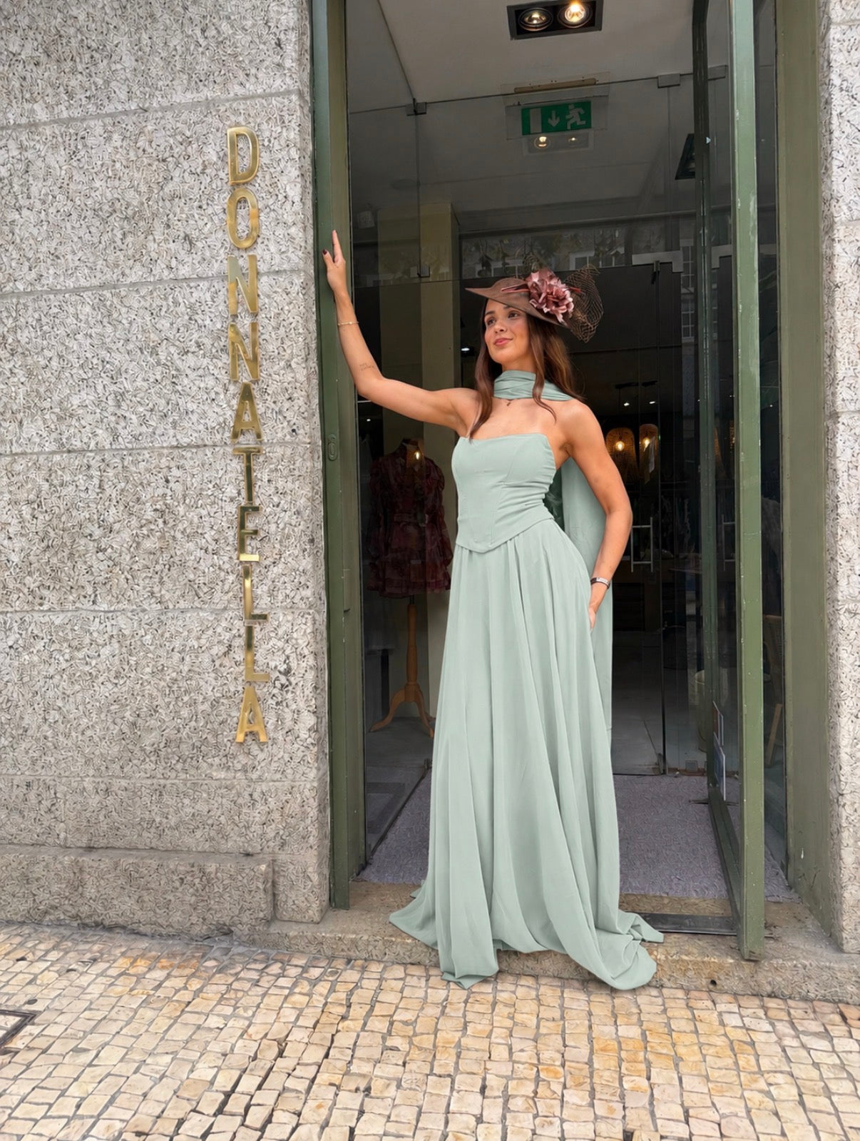 VESTIDO LONGO COM ECHARPE