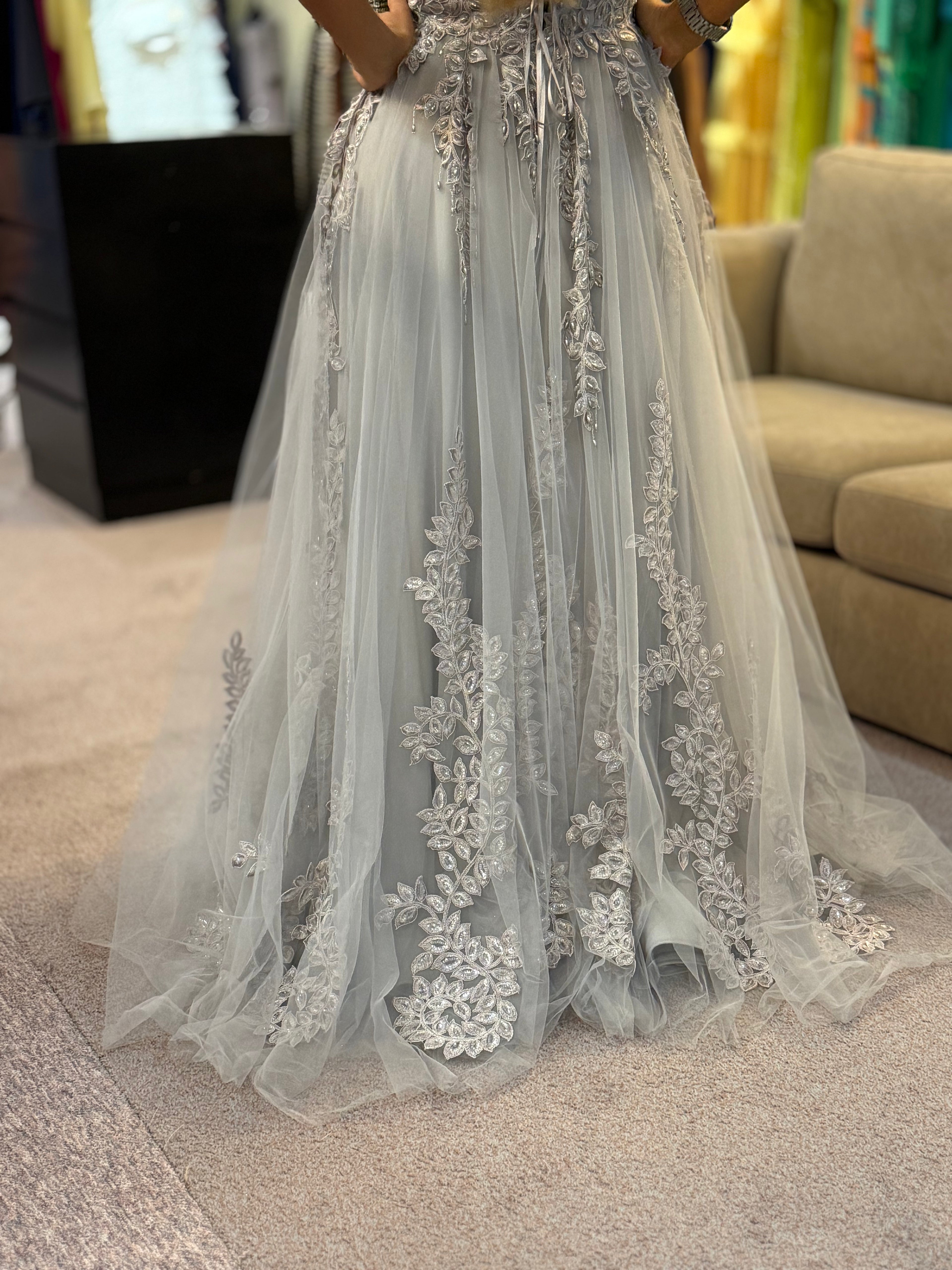 VESTIDO CINZA TULE BORDADO