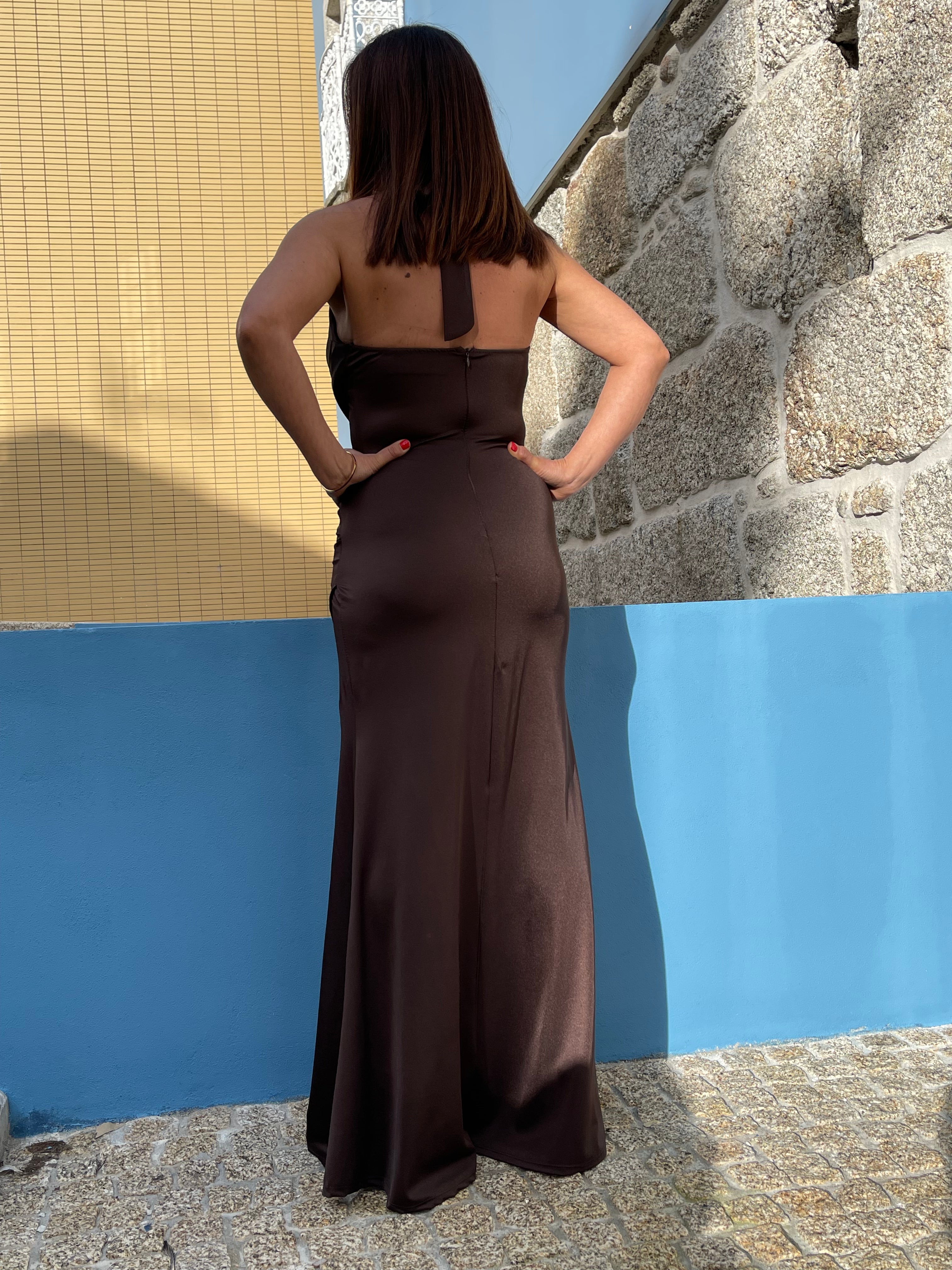 VESTIDO CASTANHO JUSTO