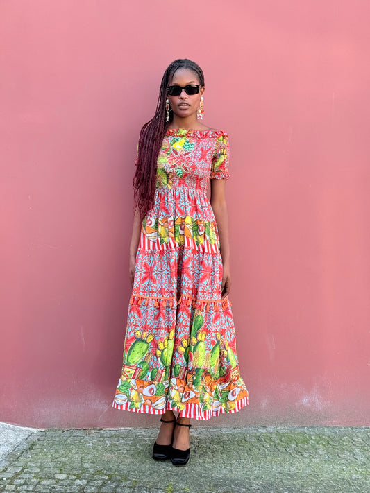 Vestido padrão com missanga