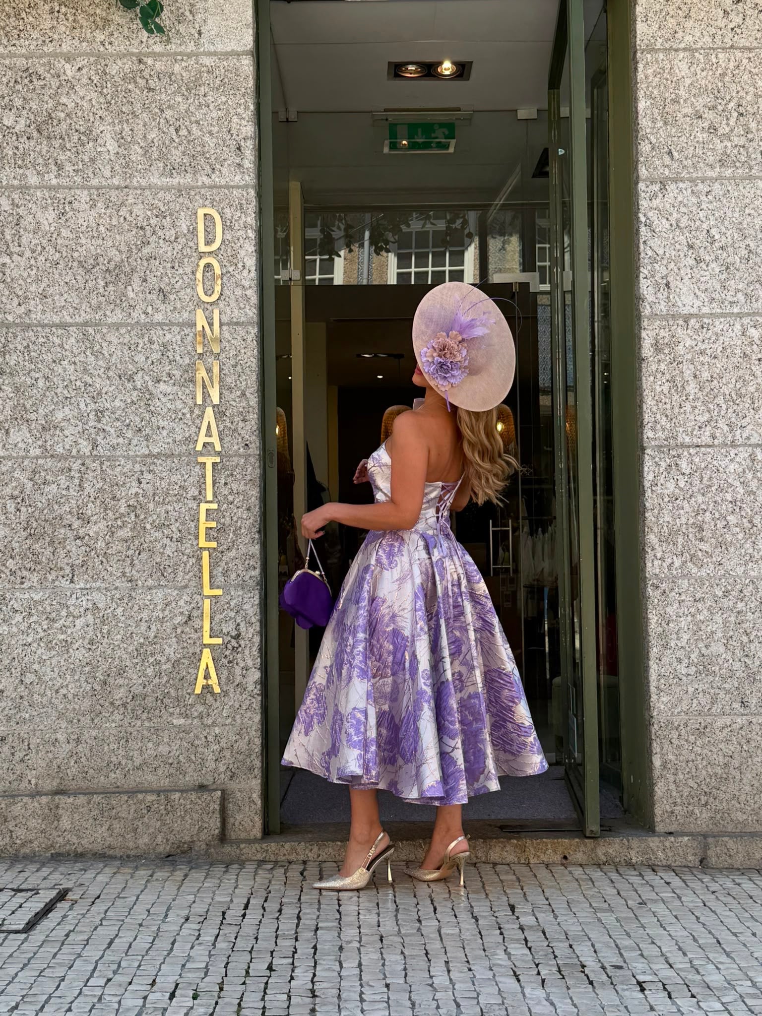 VESTIDO MIDI BROCADO ELEGANCE