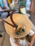 TOUCADO BEGE COM DETALHES