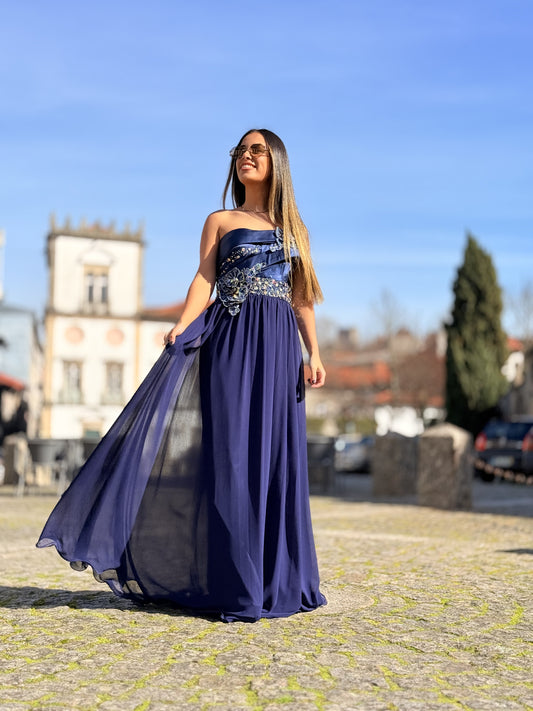 Vestido bordados e brilho