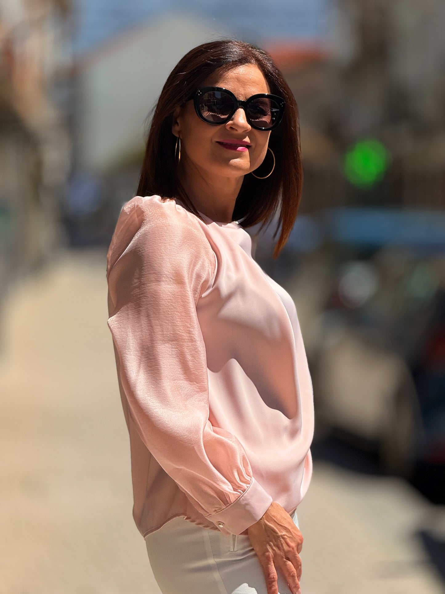 Blusa pérola e transparência