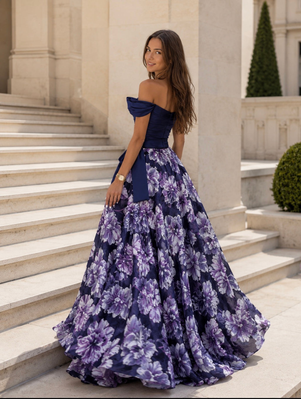 VESTIDO FLORAL COM SAIA AMPLA