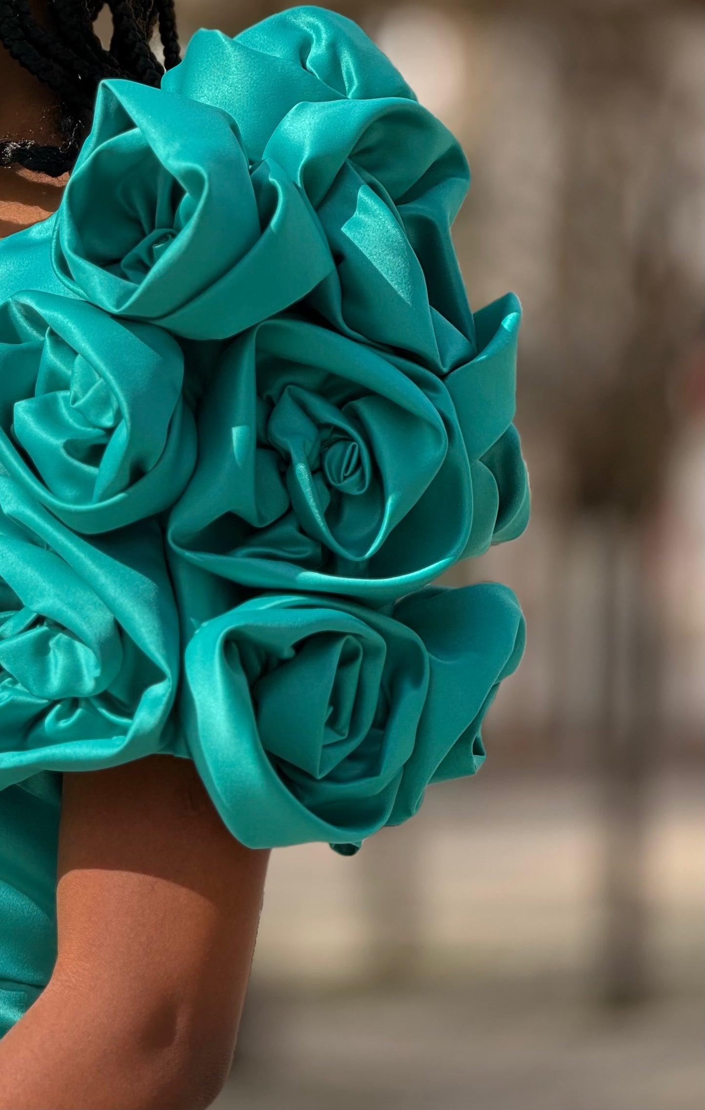 Vestido manga rosas