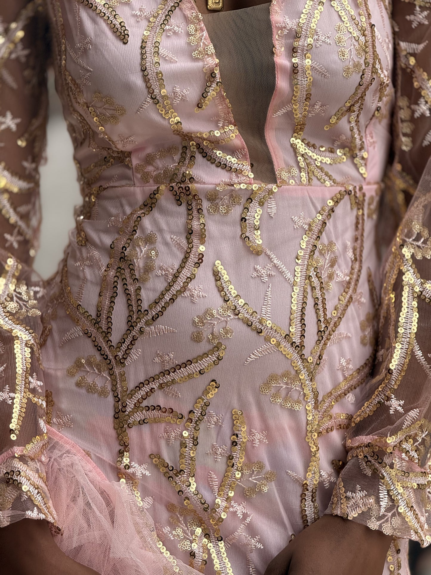 Vestido lantejoulas e folho