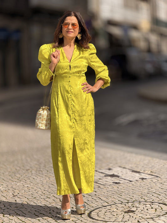 Vestido flor em cetim