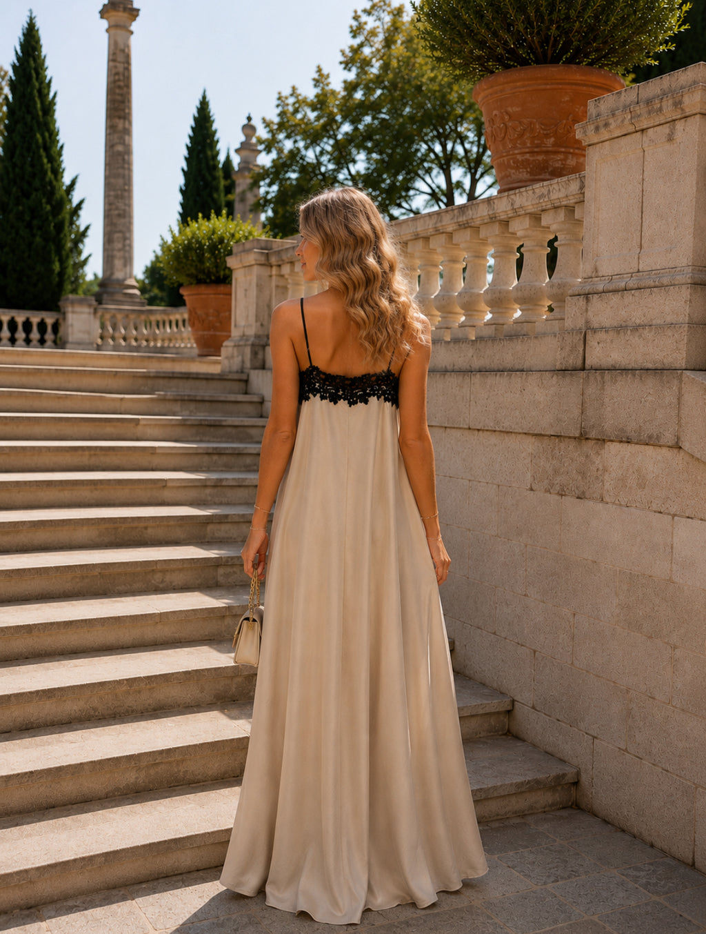 VESTIDO DE LINHO RENDA PRETA