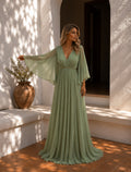 VESTIDO COM CAPA VERDE