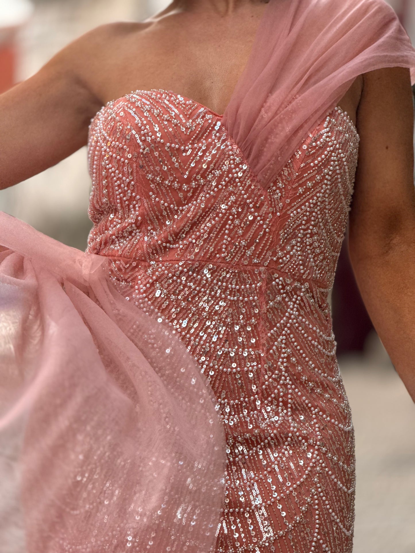 Vestido pérola e brilho