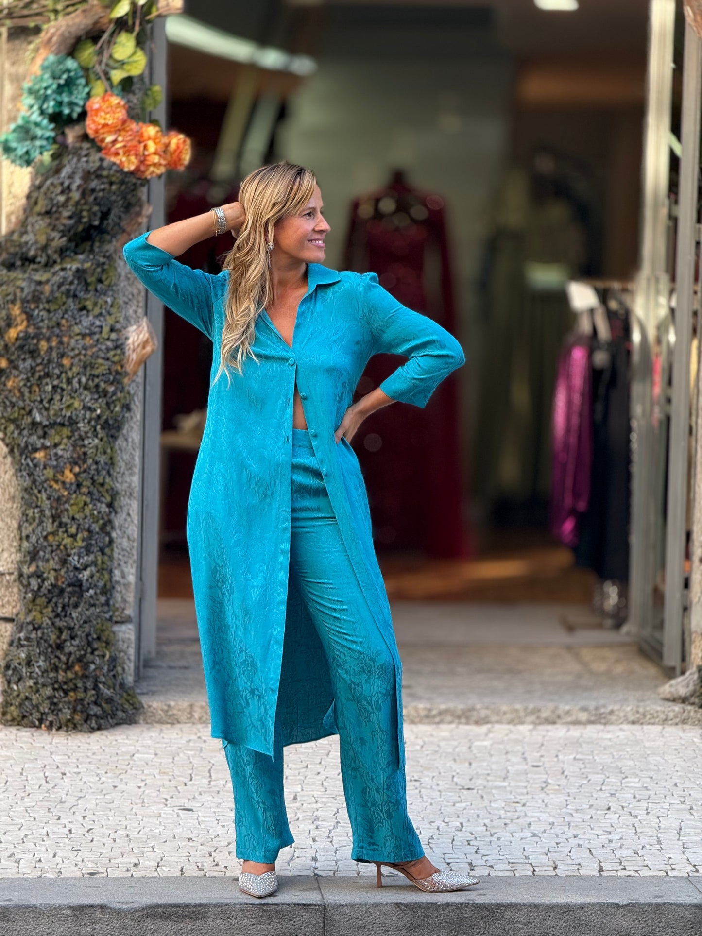 Conjunto Azul com padrões da mesma cor