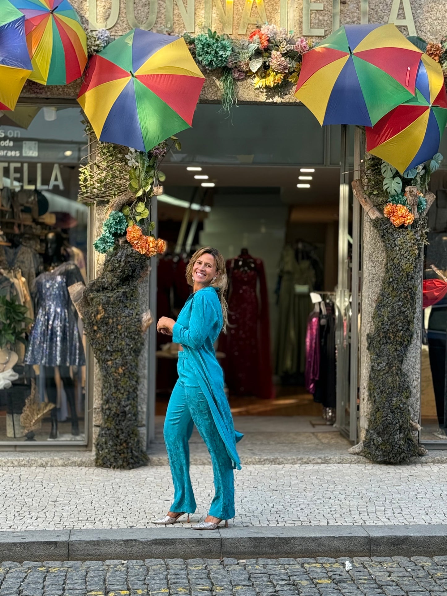 Conjunto Azul com padrões da mesma cor