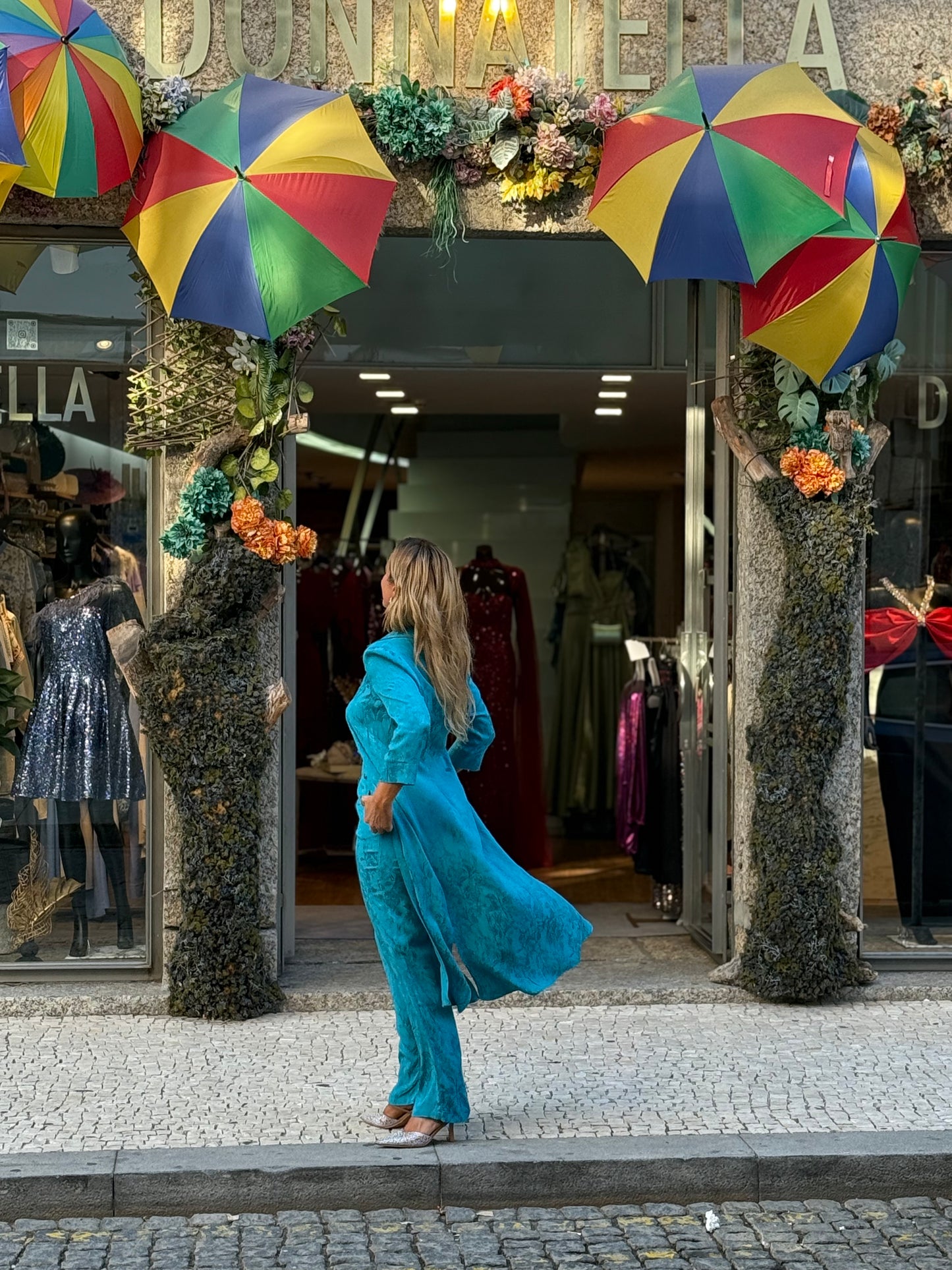 Conjunto Azul com padrões da mesma cor