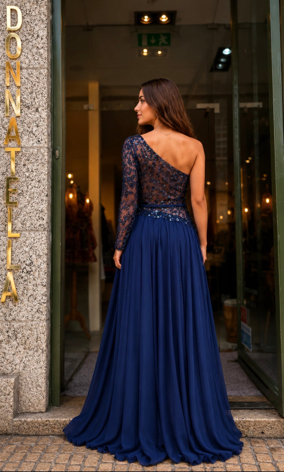 VESTIDO LONGO COM CORPETE BORDADO