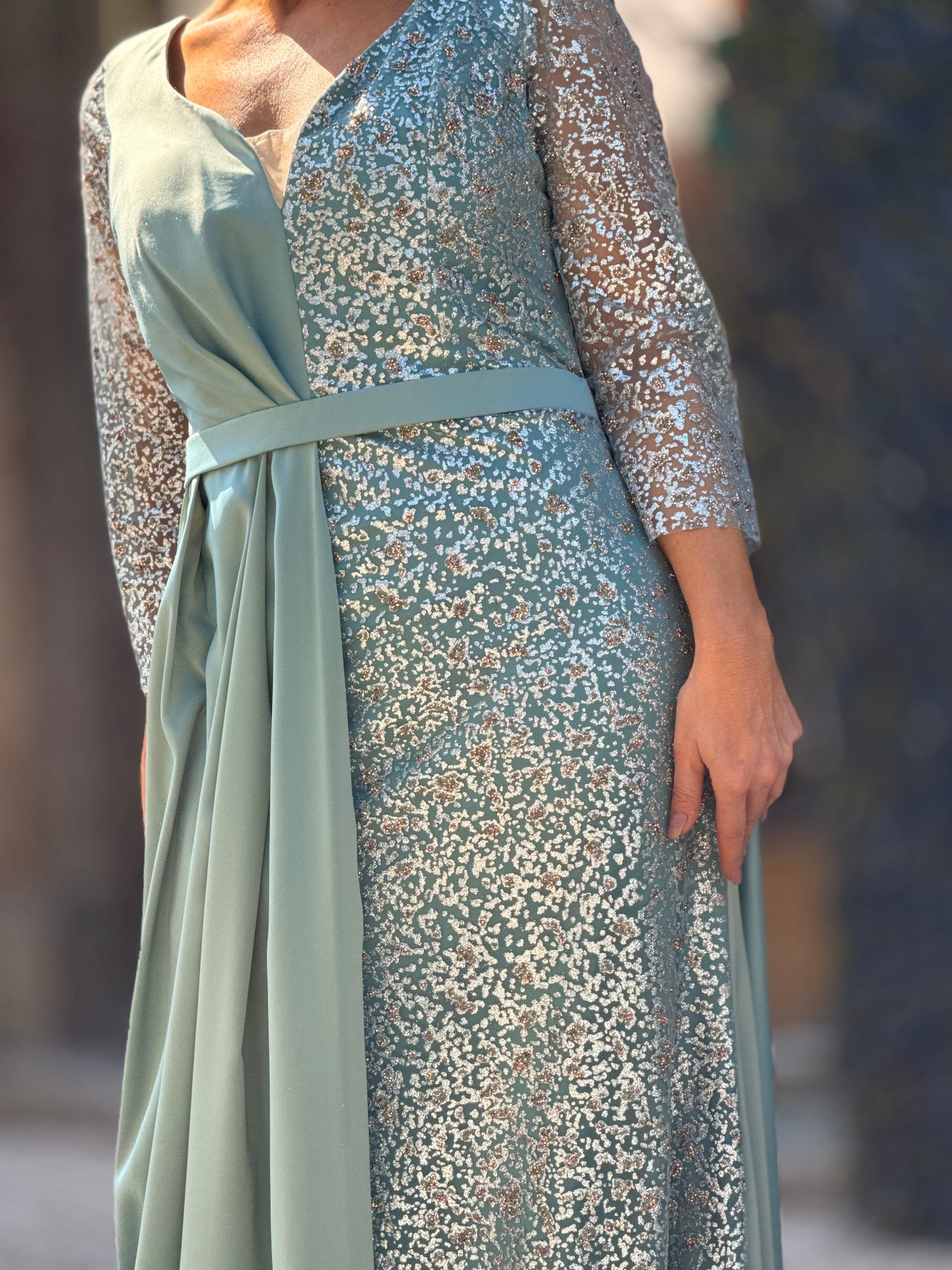 Vestido cetim com brilho 3D