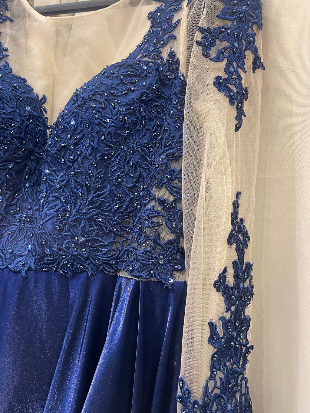 VESTIDO PRINCESA RENDA
