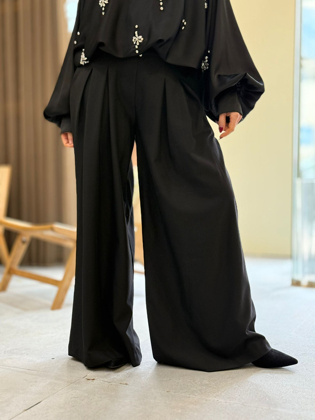 PANTALON COM PREGAS